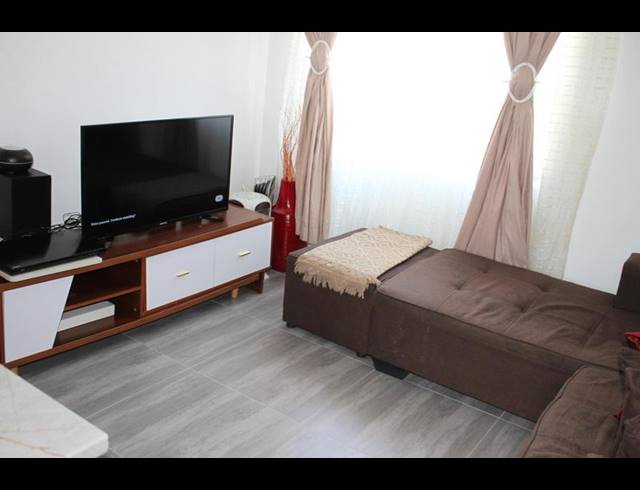 2 BEDROOM APARTMENT FOR SALE IN FLEURHOF